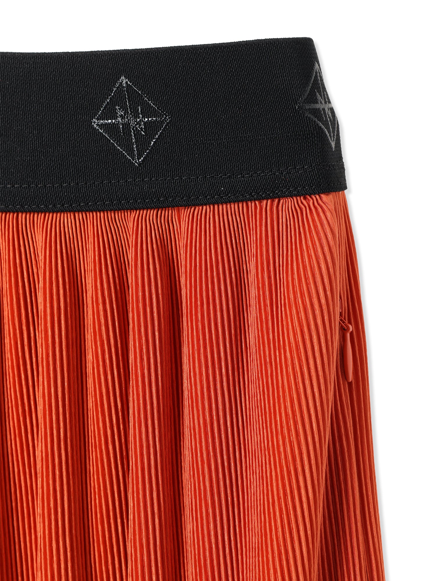 SILKY PLEATS SKIRT